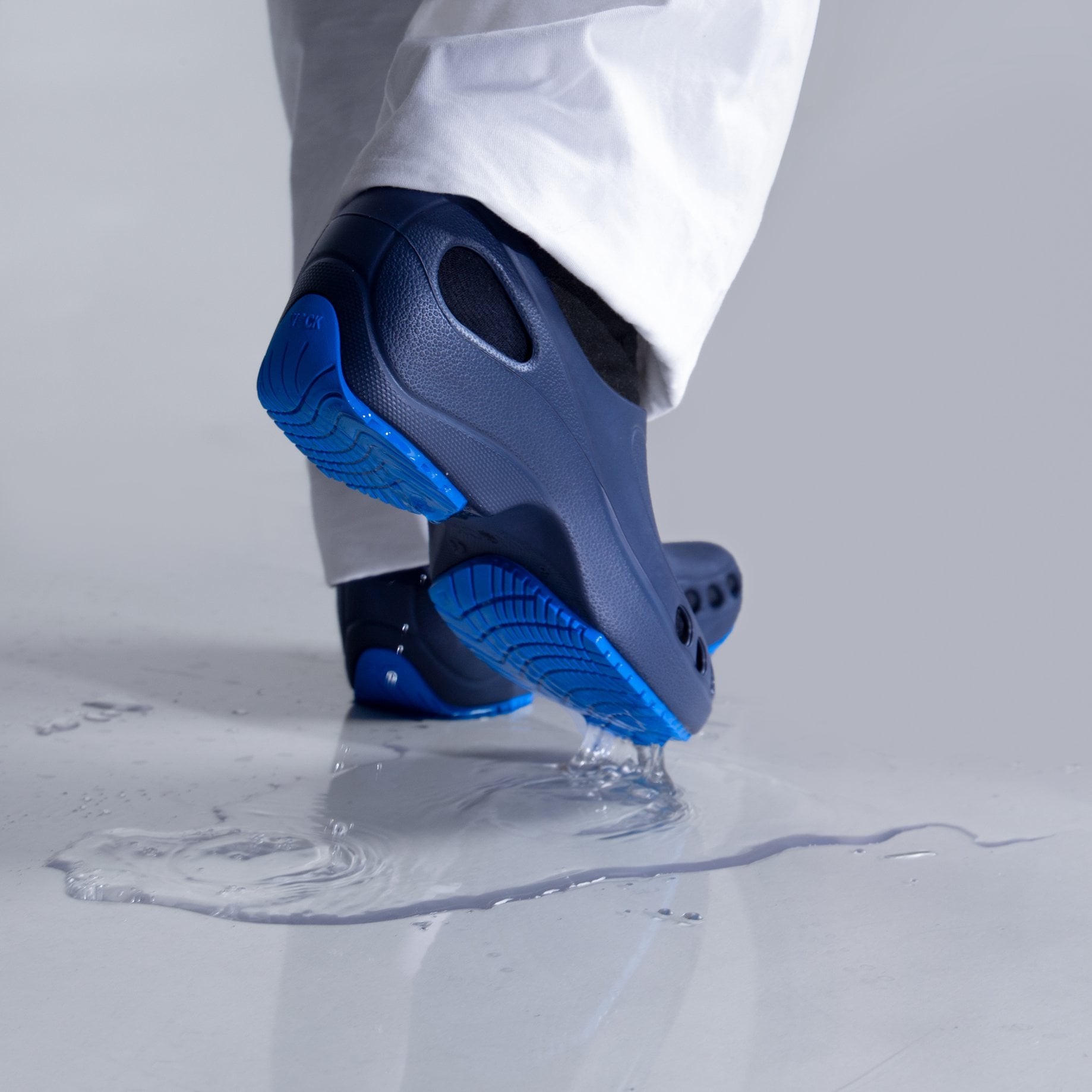 EVERLITE PLUS zoccoli ultra leggeri